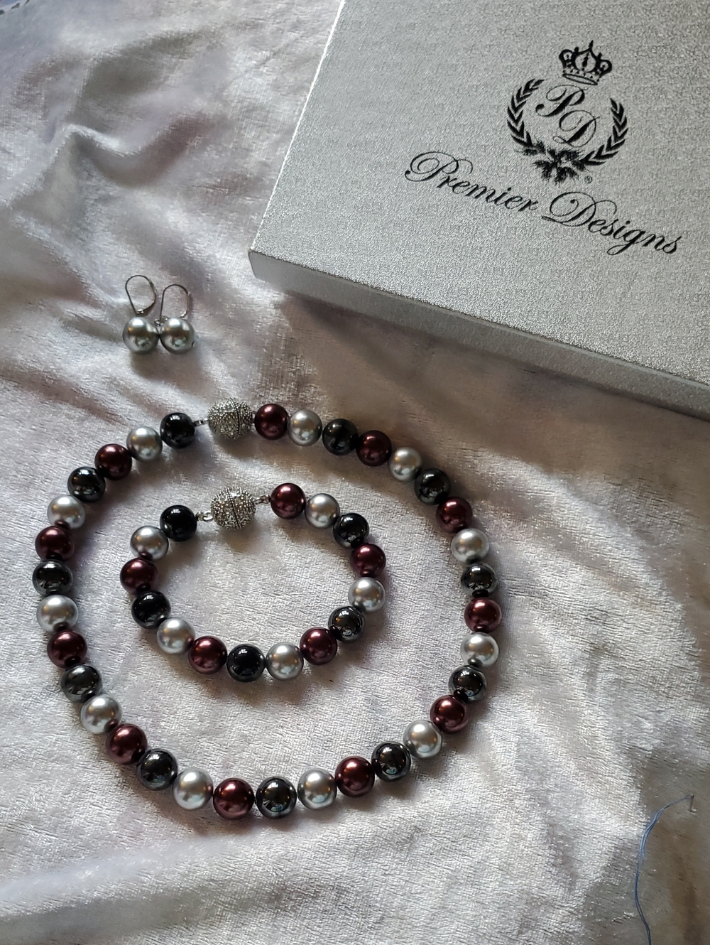 Premeir Designs "First Lady" Faux Pearl Necklace Bracelt Earrings Set New n Box